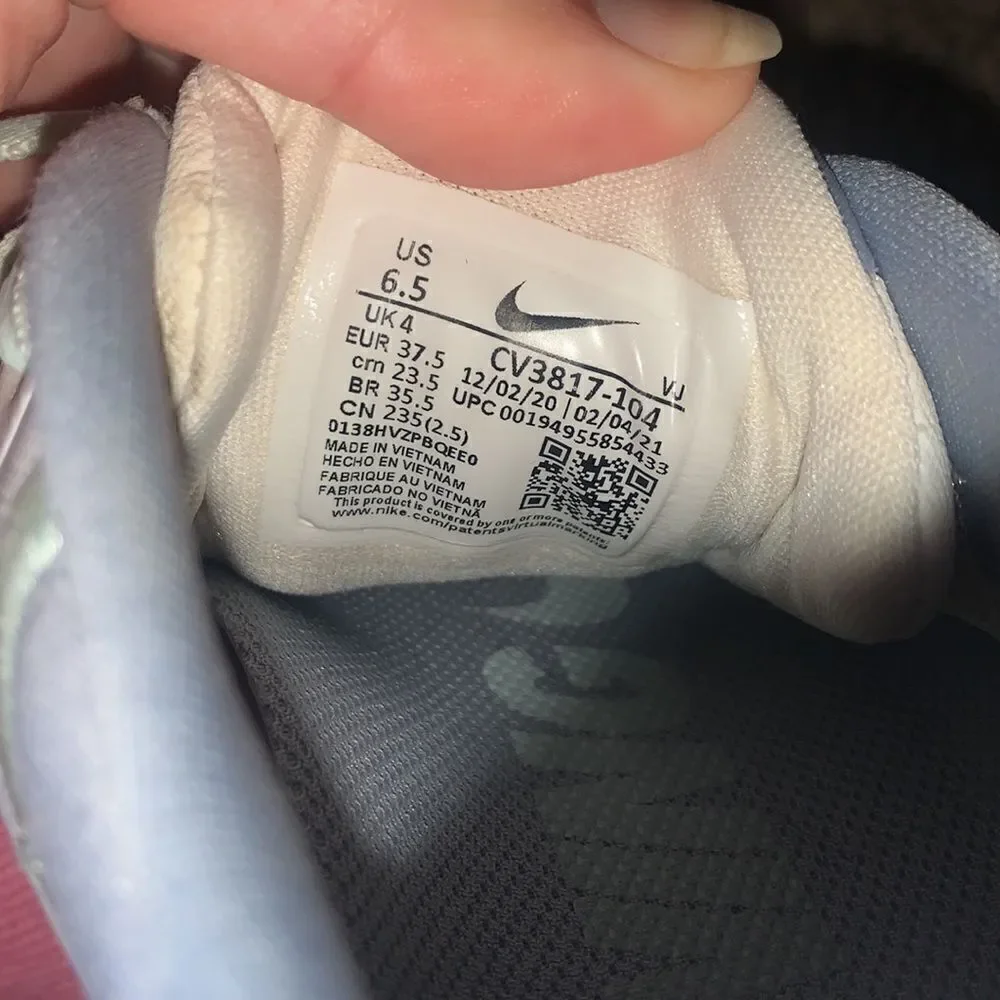 (WMNS) Nike React Escape RN 'White Glacier Grey' CV3817-104 size 6.5.
